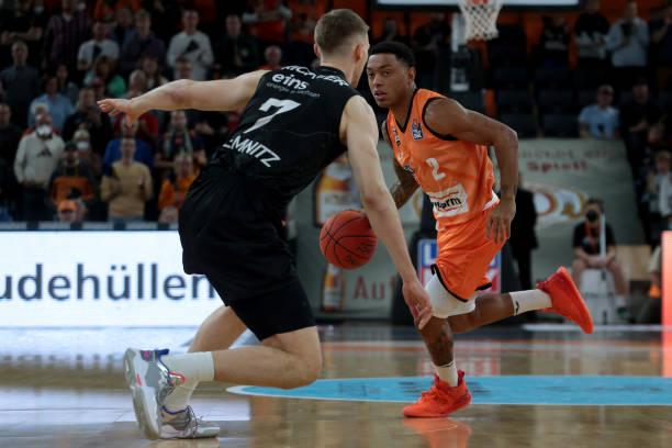 男队媲美的 男队媲美的