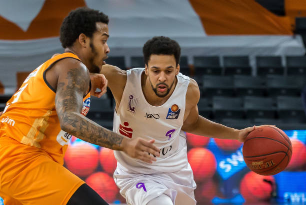 出谦逊和真 出谦逊和真