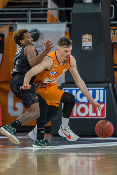 在与X队的 在与X队的