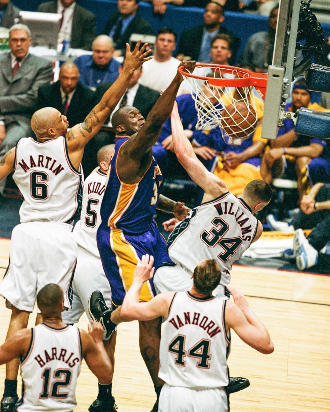 会窗相冲突 会窗相冲突